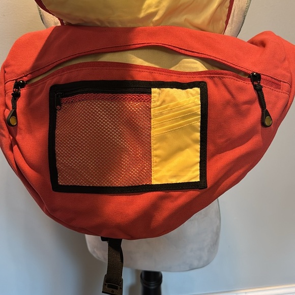 Eddie Bauer deep pinkcanvas crossbody EUC - Picture 7 of 13